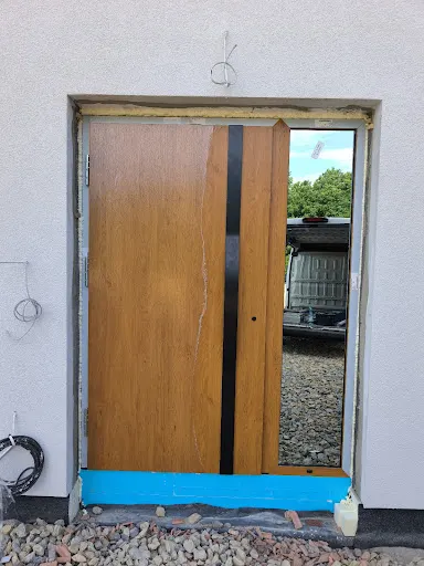 PWM TRADE okna / kierownik budowy / mini żuraw / bramy / drzwi / rolety / parapety /